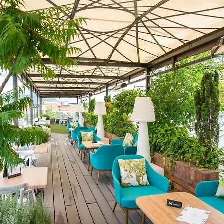 Mystery Hotel Budapest, Preferred Hotels & Resorts-2