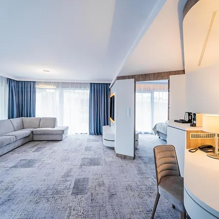 Hotel Senator-2