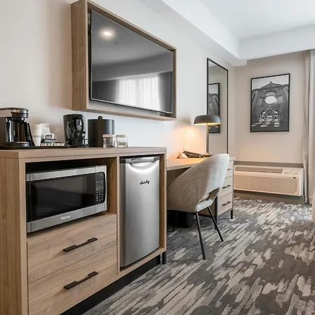 Sandman Signature Winnipeg Airport Hotel & Suites-3