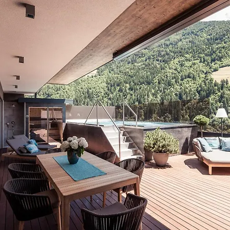 Hotel Chalet Das Alpenschlössel-2