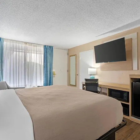 Quality Inn & Suites Conference Center-2