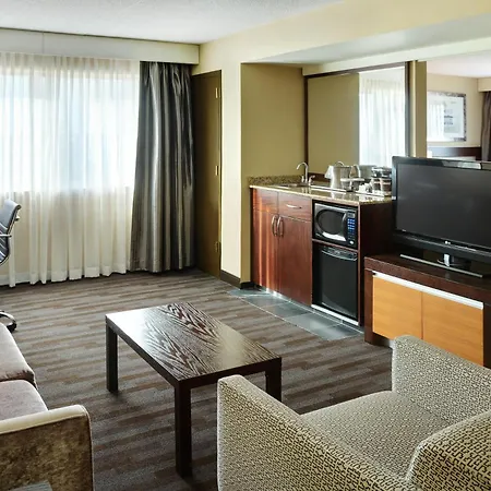 Hilton Winnipeg Airport Suites-2