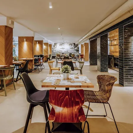 ibis Styles Golden Sands Roomer Hotel-2