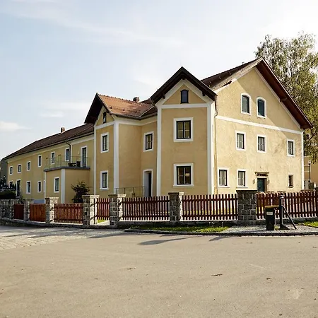 Wesenufer Hotel&Seminarkultur an der Donau-2