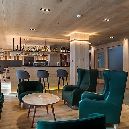 Hotel Garni Dolomieu-3