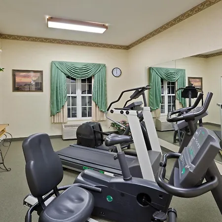 Country Inn & Suites By Radisson, Salina, Ks-2