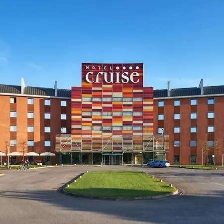 Hotel Cruise-3