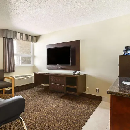 Days Inn By Wyndham Vermilion-3
