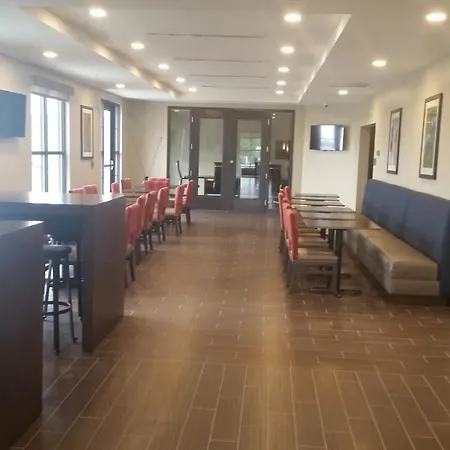 Comfort Inn White House-3
