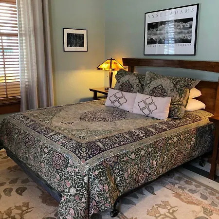 Mccloud Hotel-2