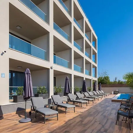 Ellure Luxury Suites-3