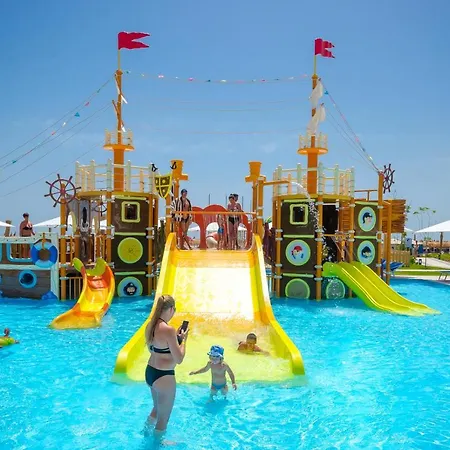 Titanic Royal-Families And Couples Only-2