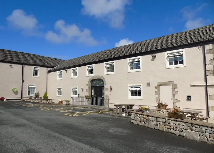 The Old Ginn House Inn Great Clifton