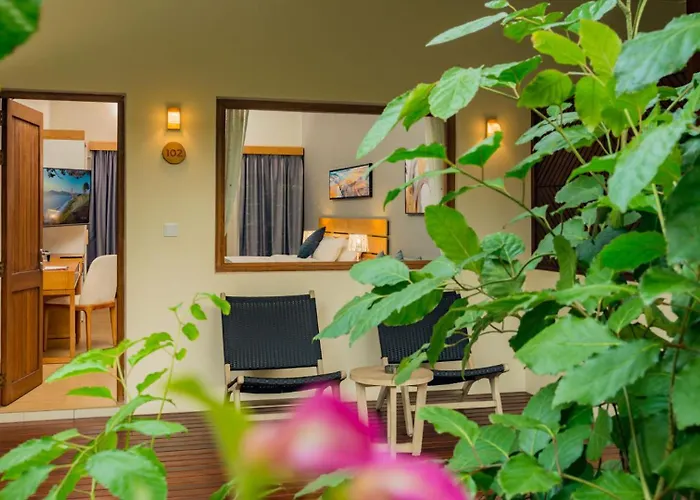 Fiyavalhu Resort Maldives Mandhoo