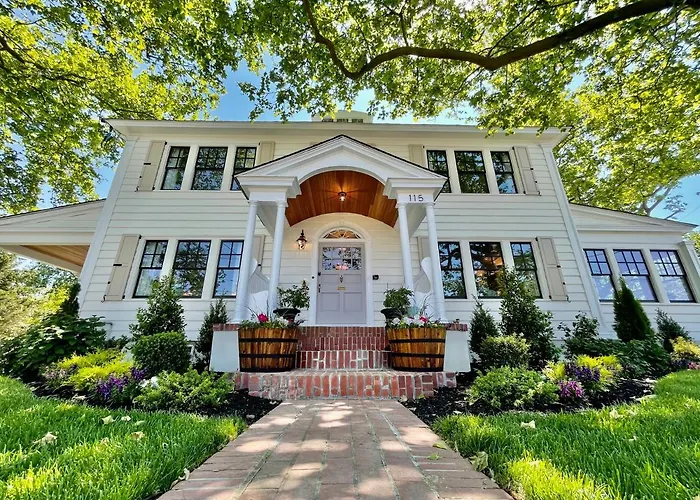 Buttonwood Boutique Hotel