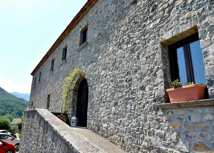 Il Castello dei Principi Sanseverino Viggianello