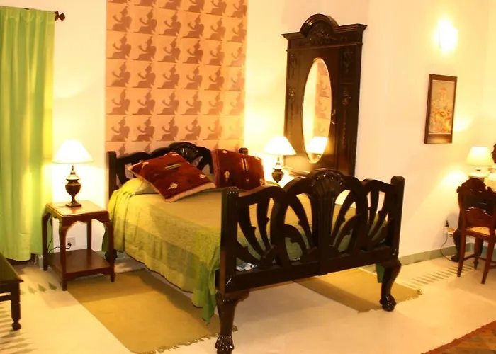 Neemrana Fort-Palace