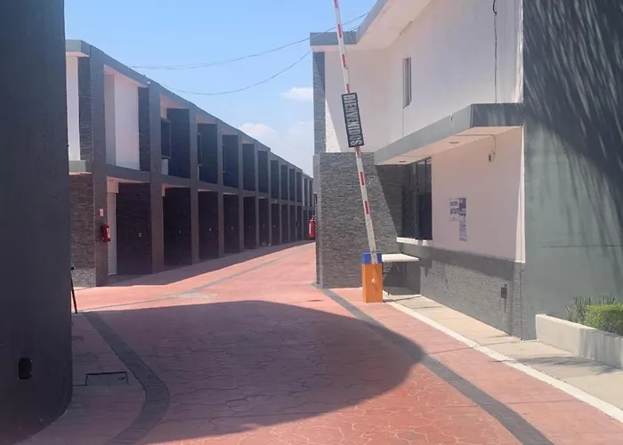 Motel Pedregal Suites