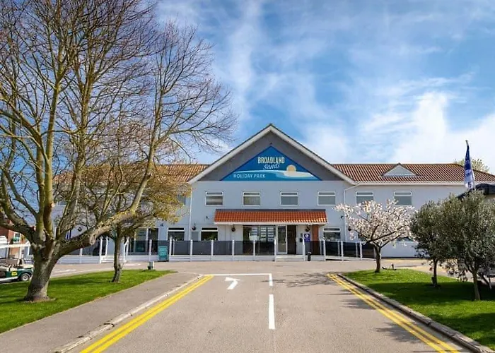 The Winchester: Pet-Friendly Caravan on Broadland Sands Holiday Park