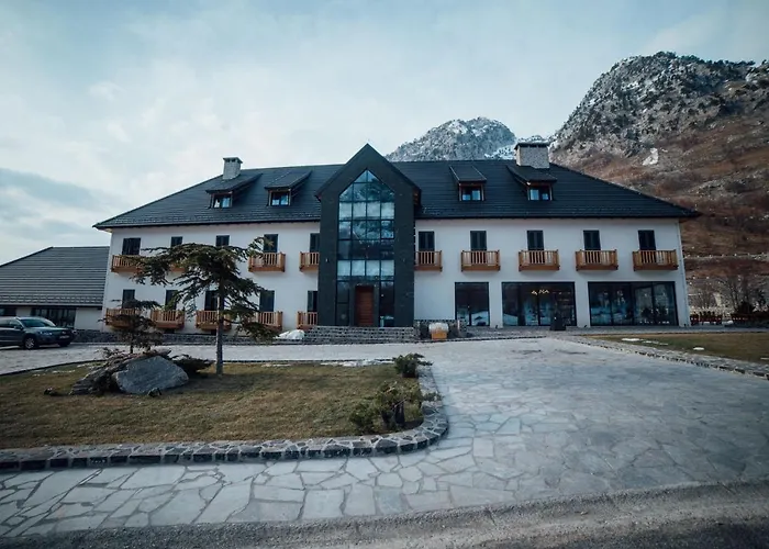 Hotel Kulla e Bajraktarit