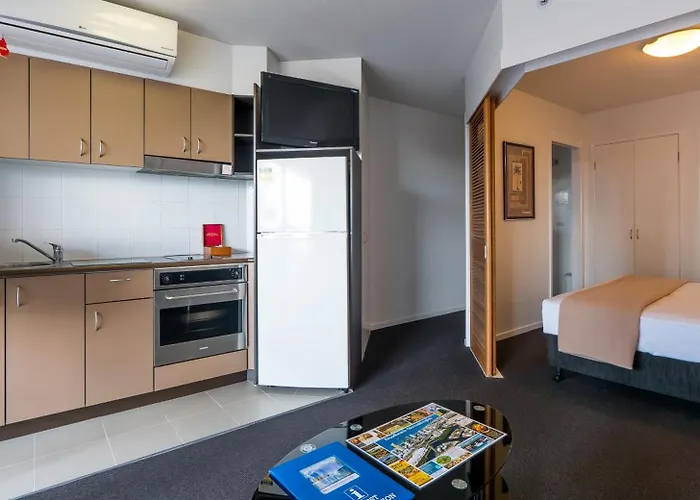 Broadbeach Savannah Resort
