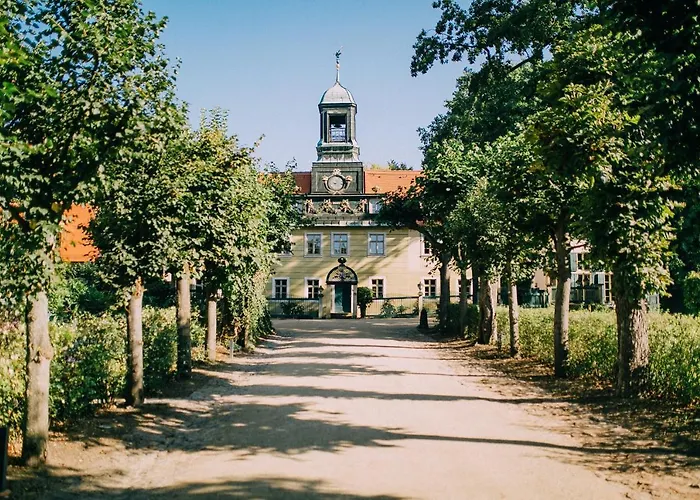 Villa Sorgenfrei Und Restaurant Atelier Sanssouci