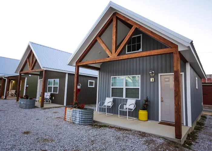 Knotty Squirrel Cabins Mountain View