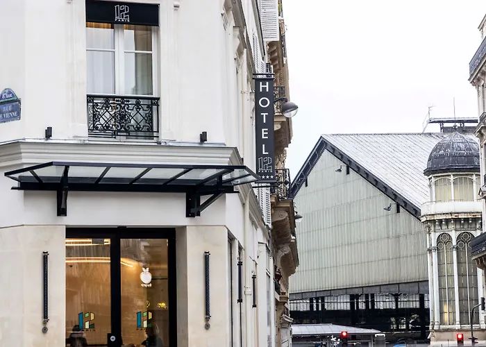 Le 12 Hotel