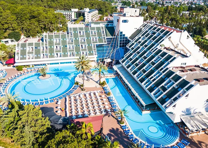Queen'S Park Resort Goeynuek