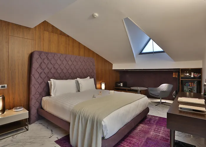 Dosso Dossi Hotels & Spa Downtown