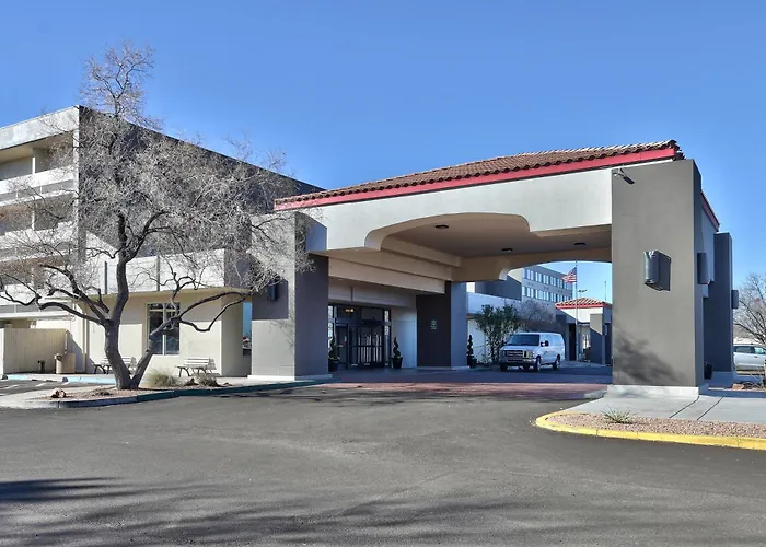 Ramada By Wyndham Albuquerque Midtown