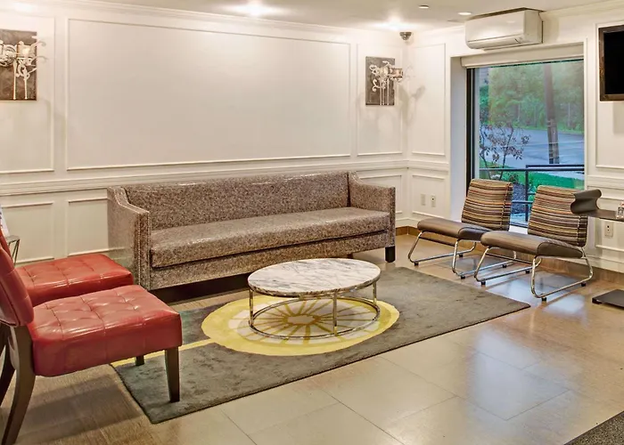 Ramada By Wyndham Staten Island