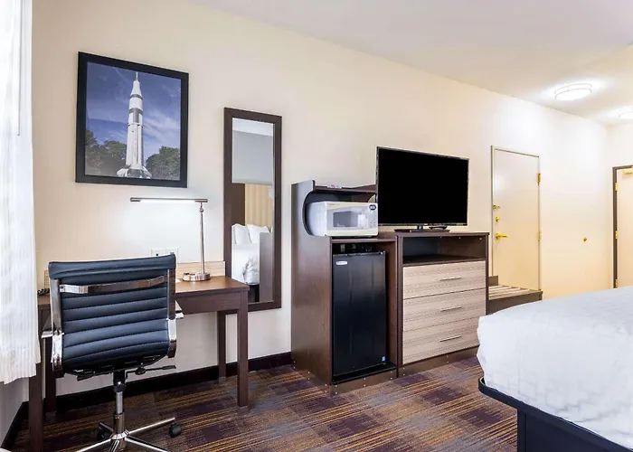Clarion Pointe Madison-Huntsville