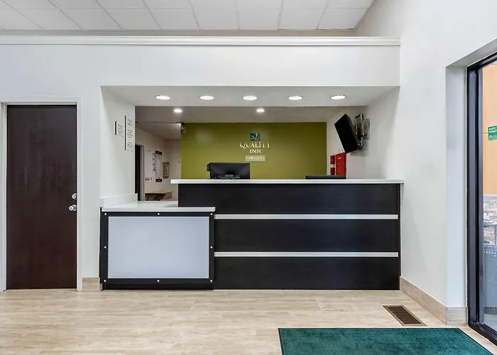 Quality Inn Coraopolis - Pittsburgh Airport