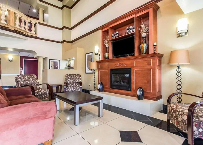 Comfort Suites Bakersfield
