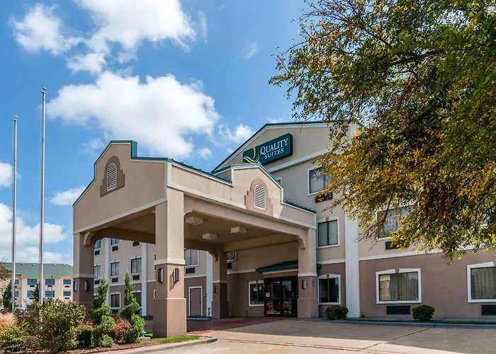 Quality Suites - Ft Worth