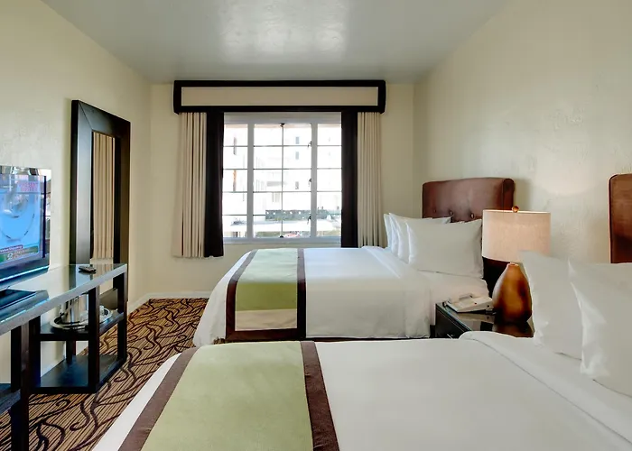 Essex House Hotel