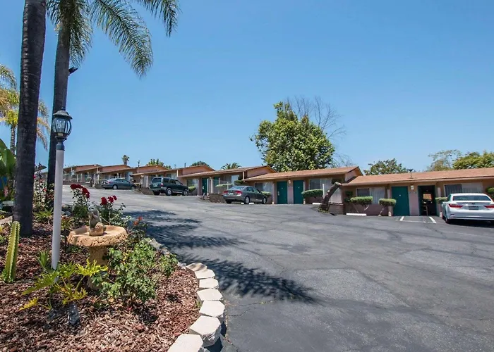 Rodeway Fallbrook Downtown
