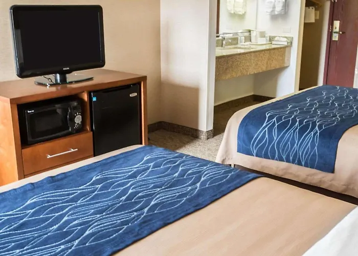 Comfort Inn Crystal Lake - Algonquin