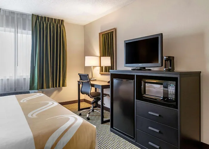 Quality Inn & Suites Bay City