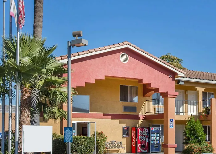 Econo Lodge Inn & Suites Lodi - Wine Country Area