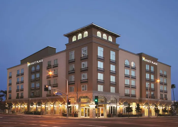 Hyatt Place Riverside Downtown