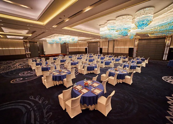 Crowne Plaza New Delhi Rohini By Ihg Hotel