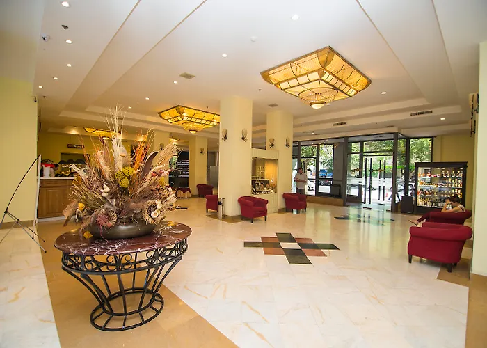 Ani Plaza Hotel