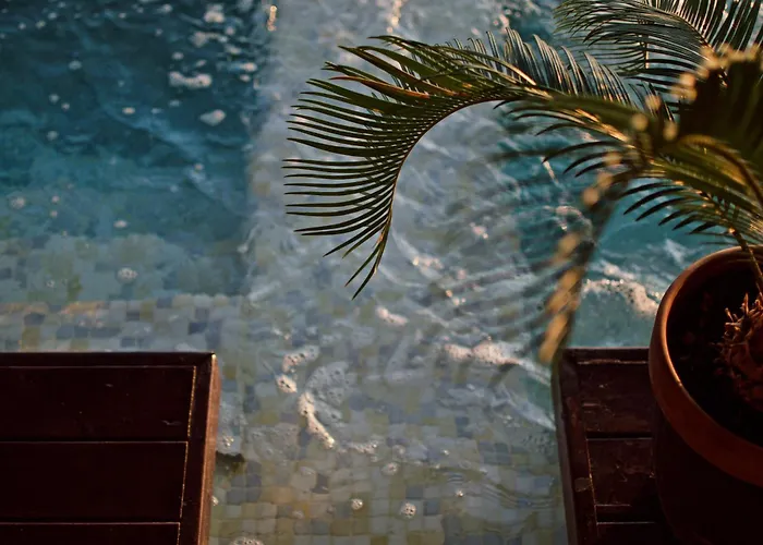 Hotel Laqua By The Sea Meta