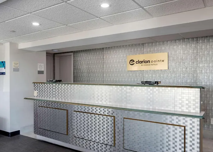 Clarion Pointe Mcdonough Hotel