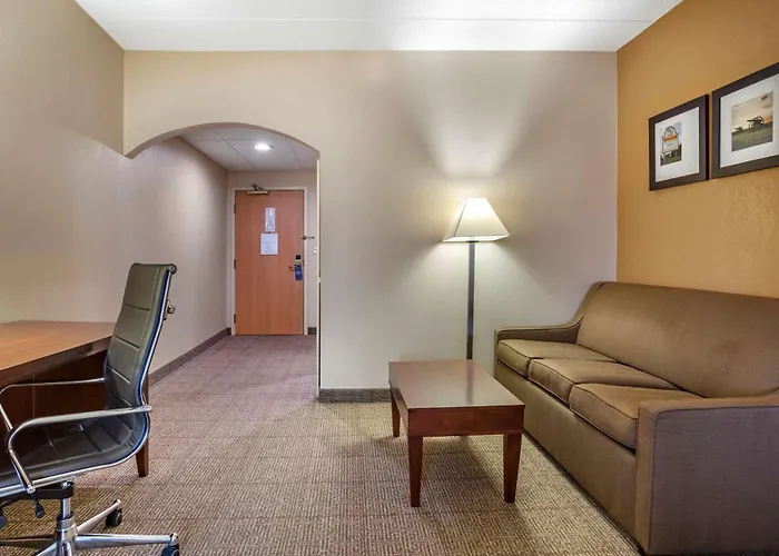 Comfort Suites Hagerstown Southeast