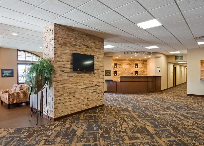 Crossroads Hotel & Event Center