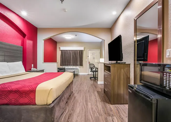 Econo Lodge Inn & Suites - Southhaven