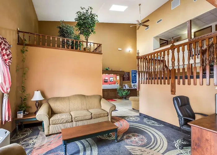 Econo Lodge Inn & Suites Fairview Heights St Louis